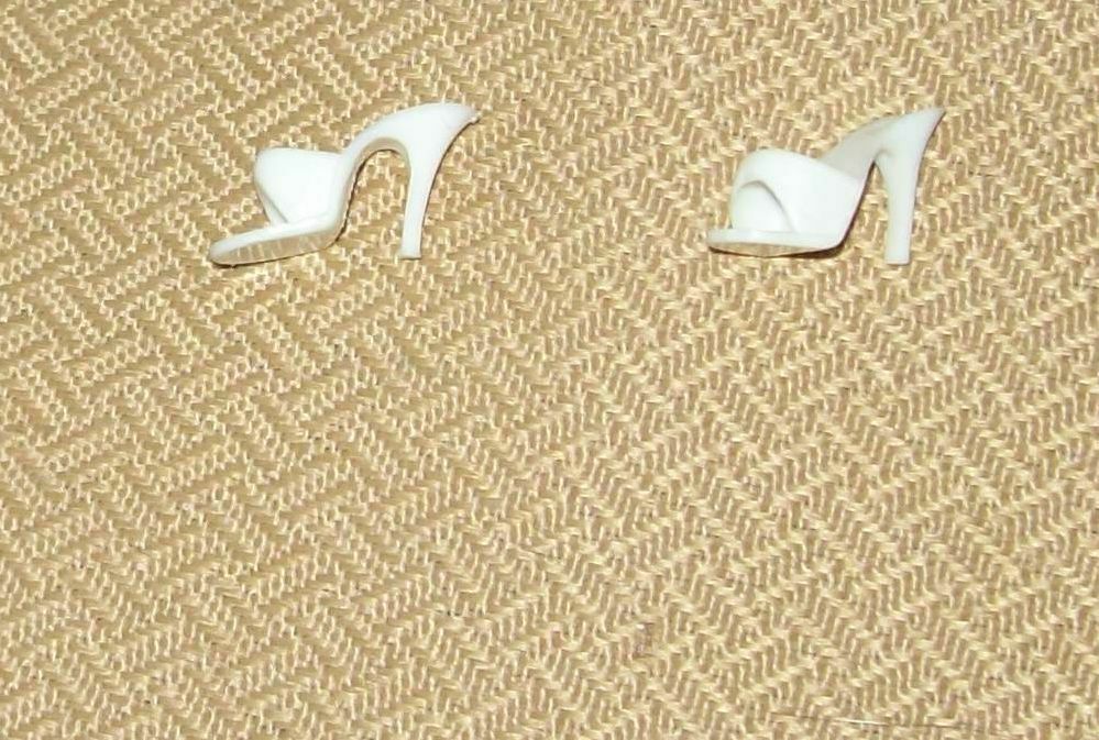 Vintage White Japan Mules For Barbie & Family Of Dolls From 1960's As Shown Nice